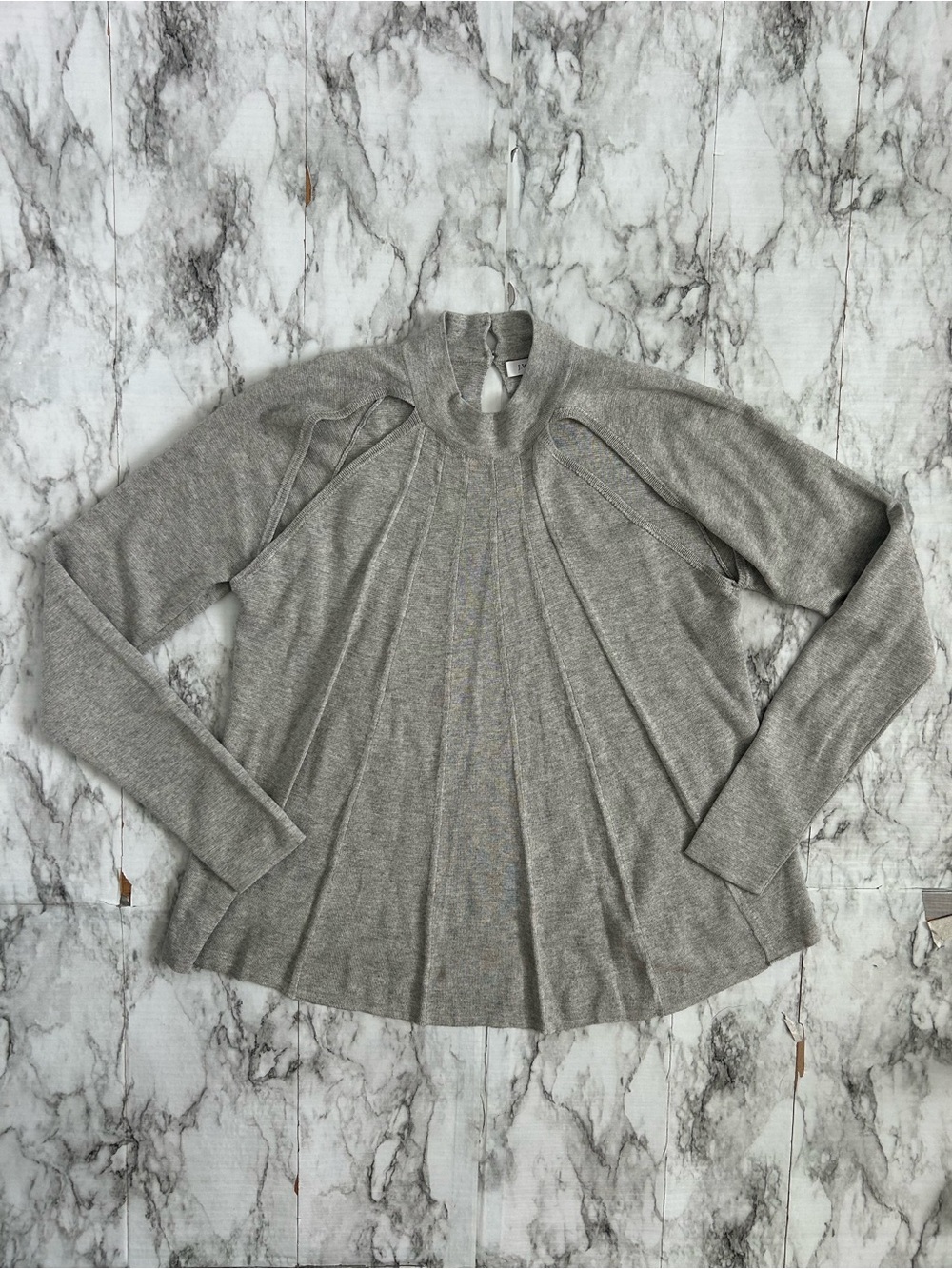 J.W. Anderson women’s medium US 6 UK 10 EU 38 silk and cashmere blend sweater